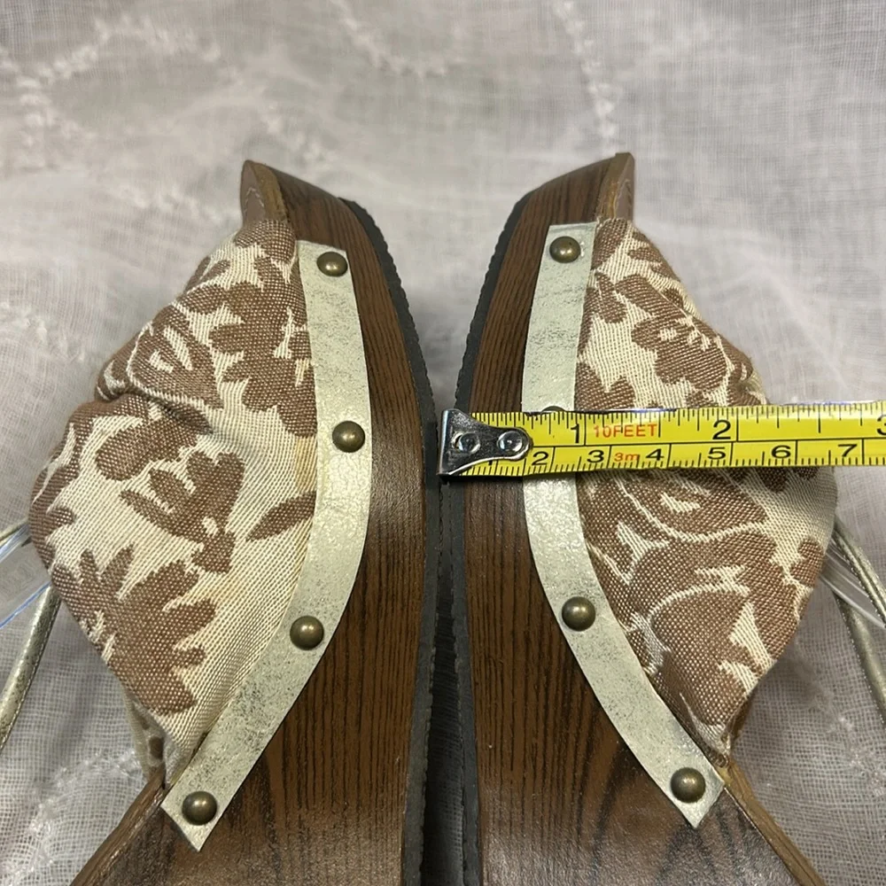 Self Esteem almost NEW wedge bow sandals